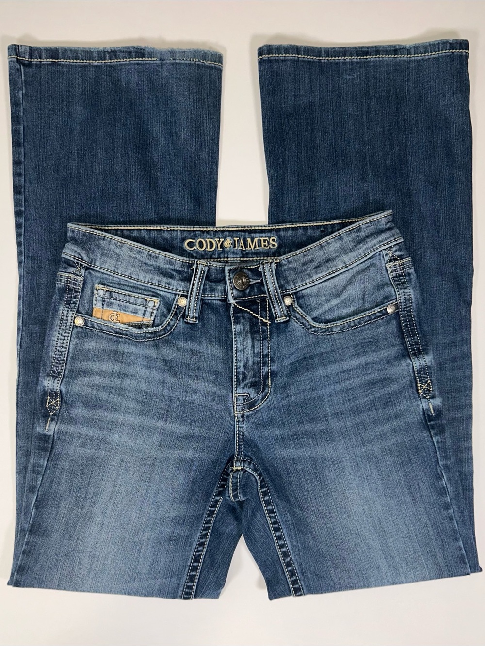 Cody James Women's Western Jeans 28x32 Mid Rise Beautifully Detailed Cowgirl